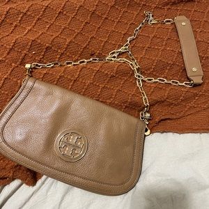 TORY BURCH TAN BAG W/ LONG CHAIN